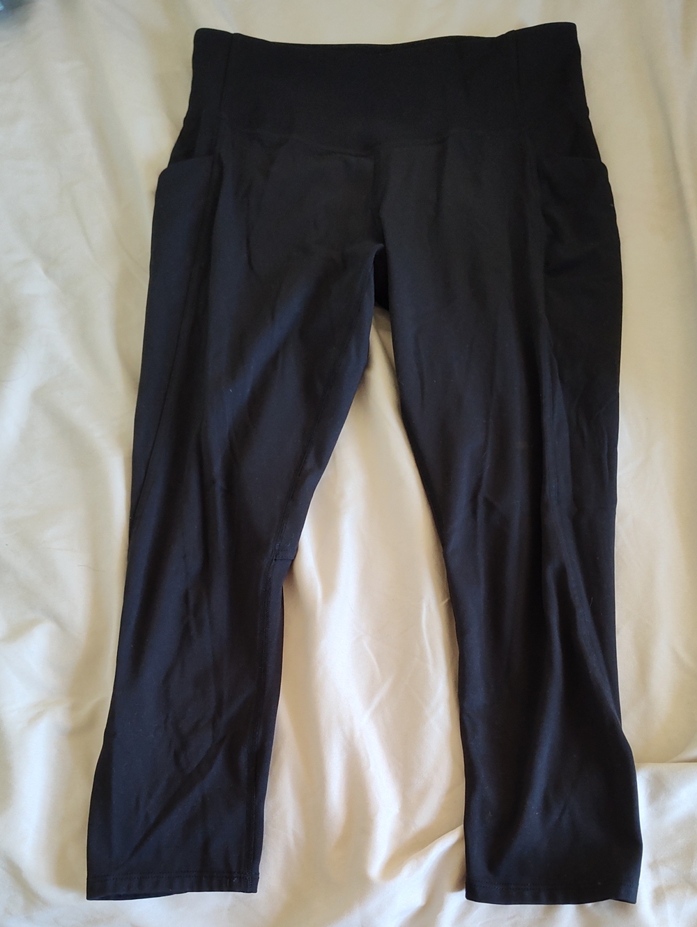 Danskin Black High-Waist Capri Leggings